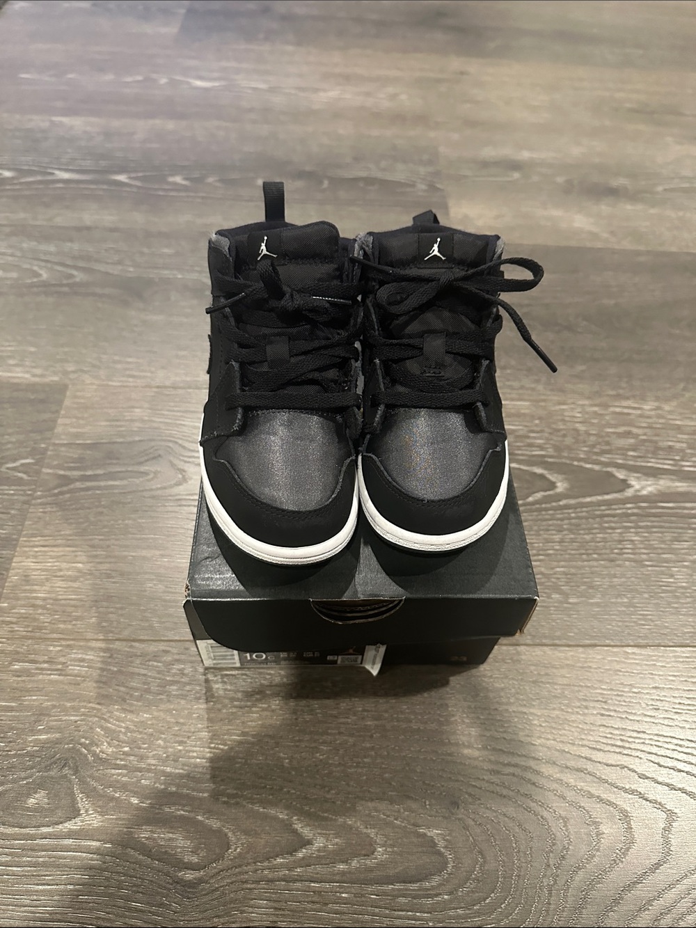 Jordan 1 Mid Black and White